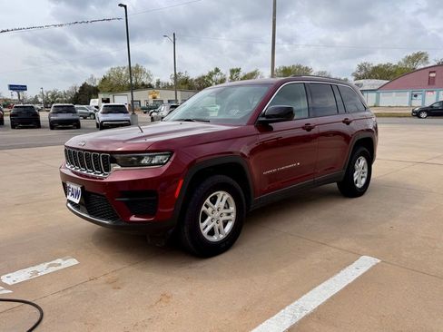 Used 2024 Jeep Grand Cherokee Laredo w/ Luxury Tech Group I image 7