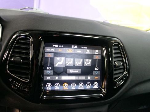 Used 2020 Jeep Compass Limited AWD/4WD image 18