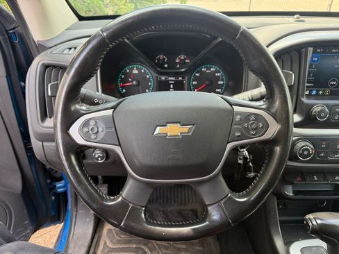 Used 2021 Chevrolet Colorado LT AWD/4WD image 9