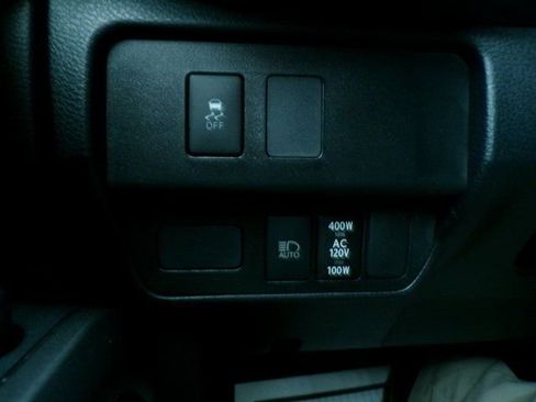 Used 2020 Toyota Tacoma TRD Sport image 18