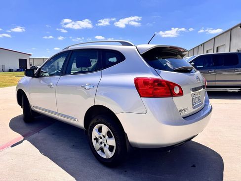 Used 2015 Nissan Rogue S w/ Convenience Package FWD image 4