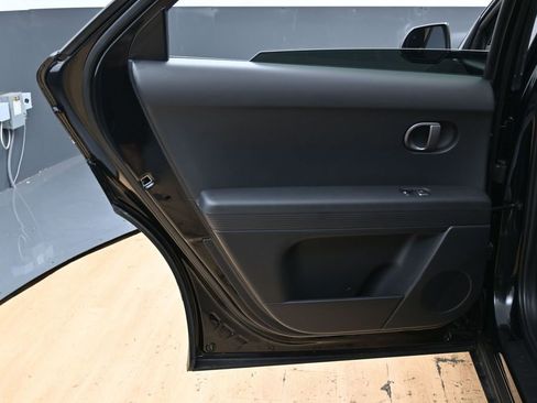 Used 2025 Hyundai Ioniq 5 SEL image 38