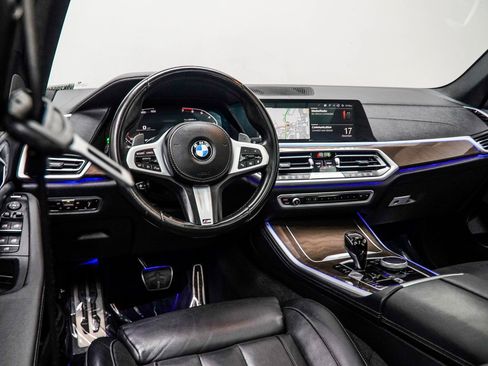 Used 2022 BMW X5 M50i w/ Premium Package image 16