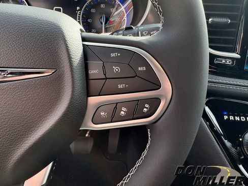 New 2026 Chrysler Pacifica Select image 16