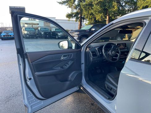 Used 2021 Nissan Rogue SL AWD/4WD image 12