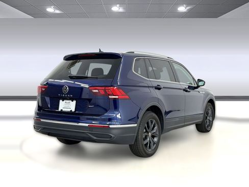 Used 2024 Volkswagen Tiguan SE image 9