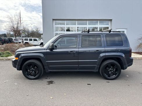 Used 2014 Jeep Patriot Sport w/ Power Value Group image 2