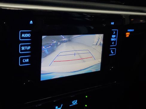 Used 2018 Toyota Corolla LE FWD image 31