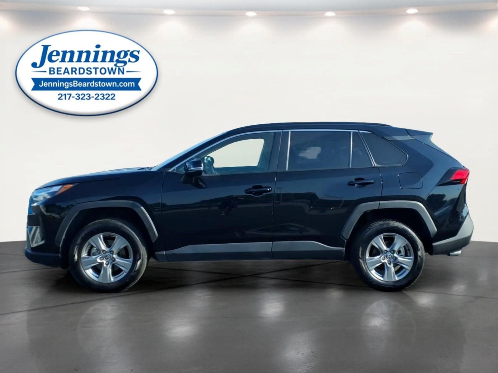 Used 2024 Toyota RAV4 XLE FWD image 2