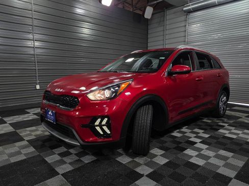 Used 2022 Kia Niro LX image 34