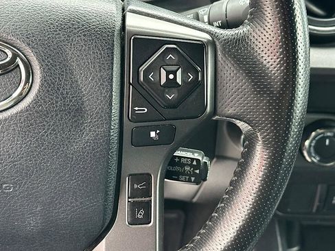 Certified 2019 Toyota Tacoma TRD Off-Road AWD/4WD image 20