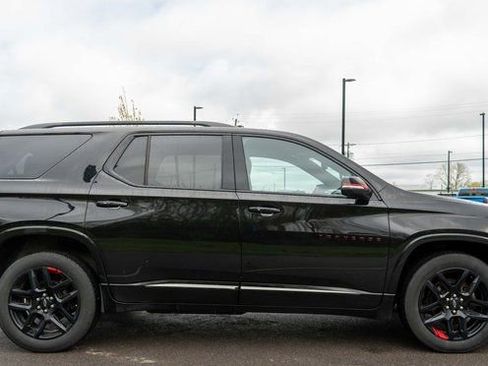 Used 2023 Chevrolet Traverse Premier w/ Redline Edition AWD/4WD image 5