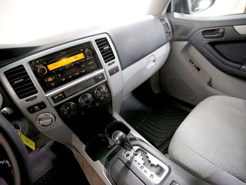 Used 2005 Toyota 4Runner SR5 AWD/4WD image 8