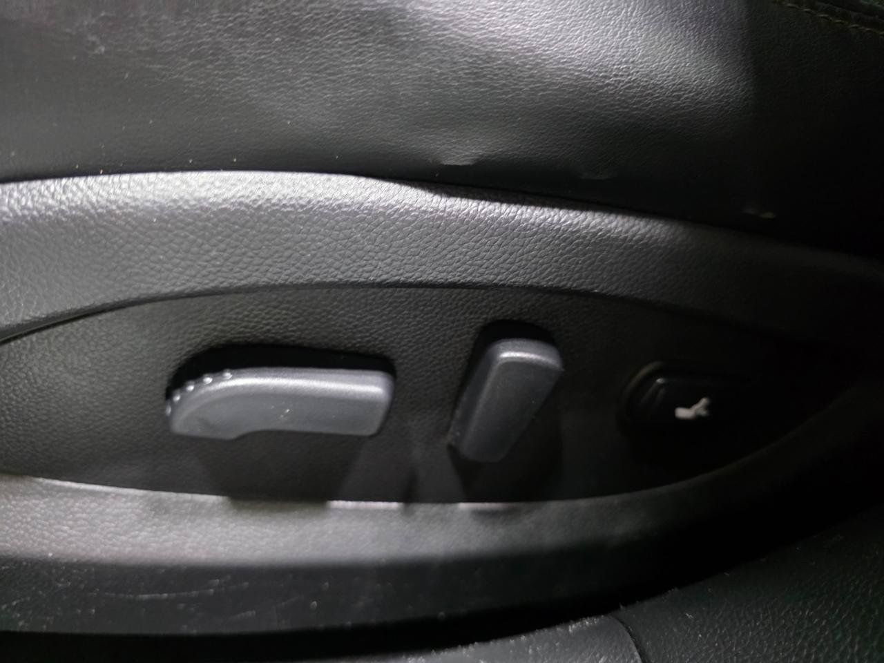 Used 2013 INFINITI FX37 AWD w/ Premium Pkg image 17