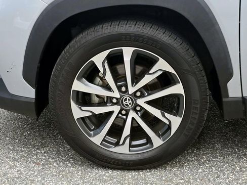 Used 2022 Toyota Corolla Cross XLE FWD image 9