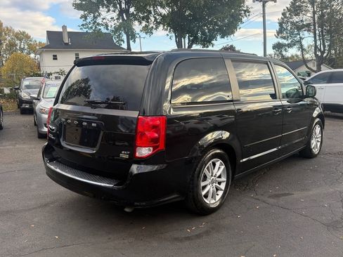 Used 2016 Dodge Grand Caravan SXT image 5