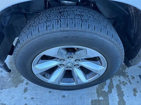 Used 2021 RAM 1500 Limited w/ Body Color Bumper Group image 18