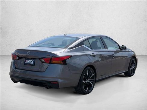 Used 2024 Nissan Altima 2.5 SR FWD image 5