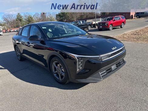 Used 2025 Kia K4 LXS image 2