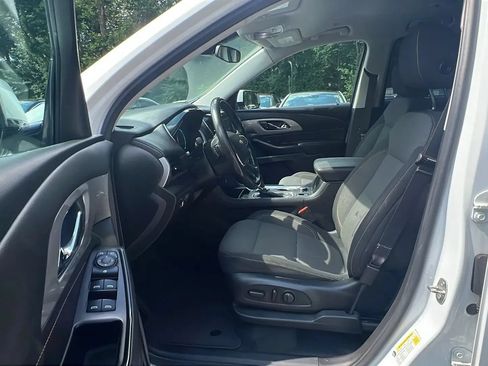 Used 2020 Chevrolet Traverse LT w/ Driver Confidence II Package AWD/4WD image 27