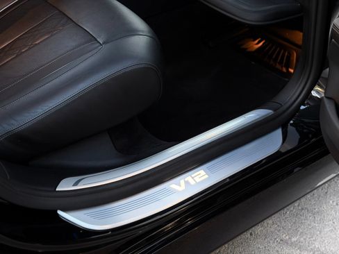 Used 2018 BMW M760i xDrive AWD/4WD image 18