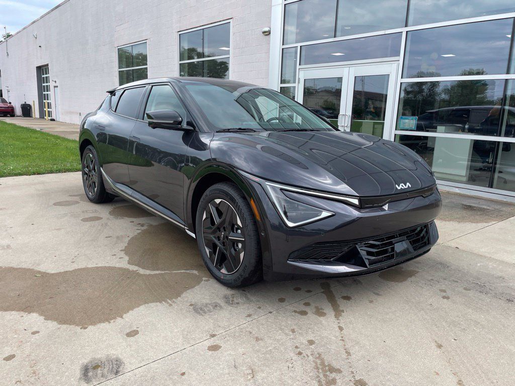 New 2026 Kia EV6 Wind AWD/4WD image 1