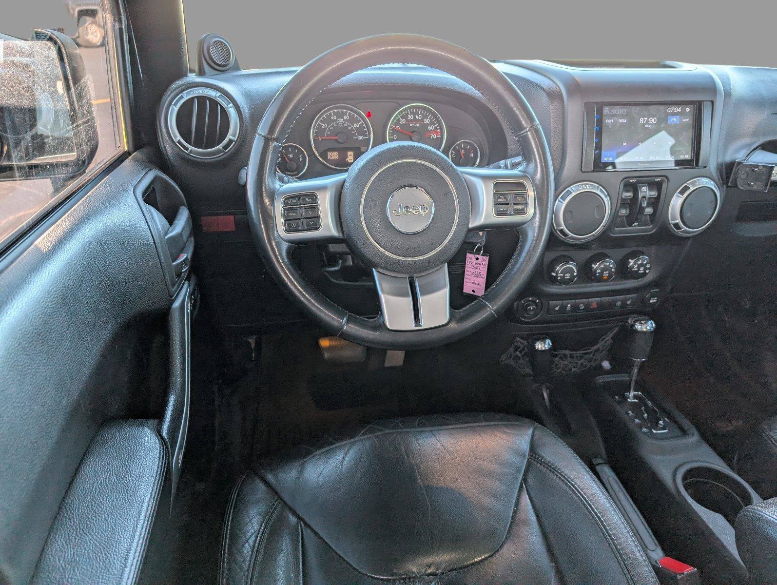 Used 2013 Jeep Wrangler Unlimited Rubicon AWD/4WD image 32
