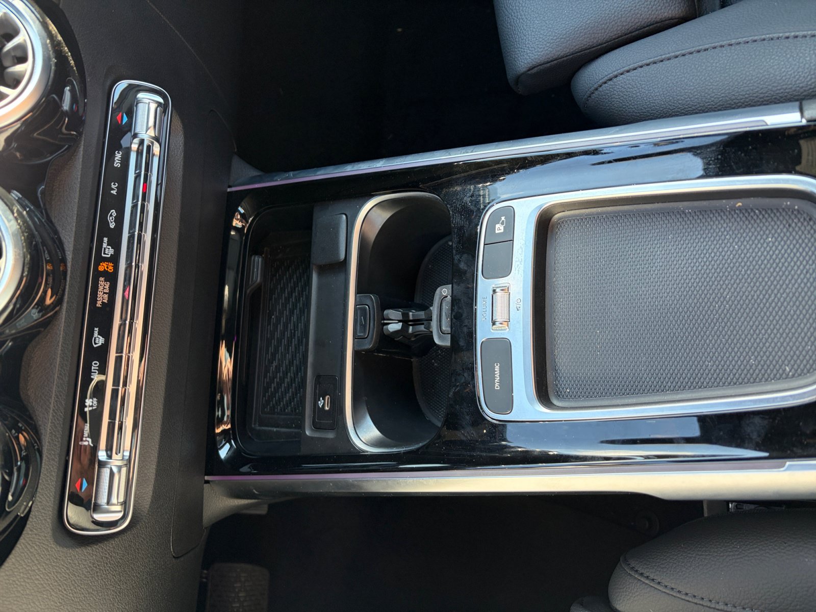 Used 2026 Mercedes-Benz GLB 250 4MATIC image 15