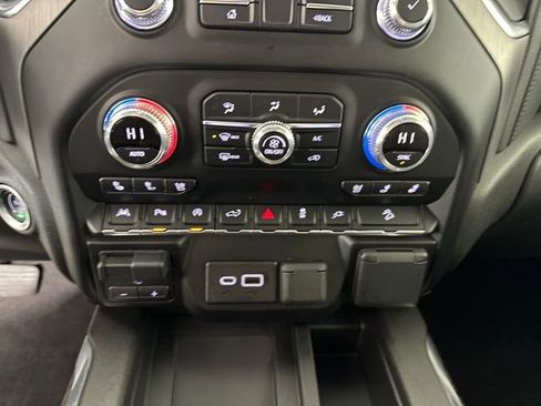 Used 2019 GMC Sierra 1500 Denali w/ Driver Alert Package II image 24