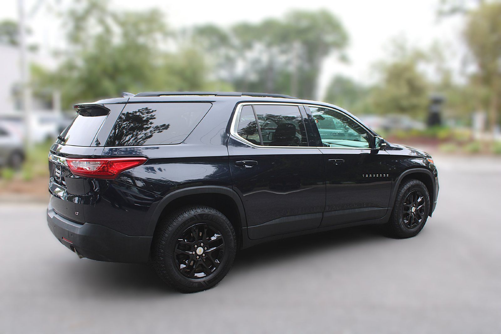 Used 2020 Chevrolet Traverse LT FWD image 13
