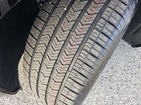 New 2026 Cadillac Vistiq Luxury w/ LPO, Floor Liner Package image 34