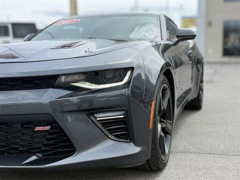 Used 2017 Chevrolet Camaro SS RWD image 12