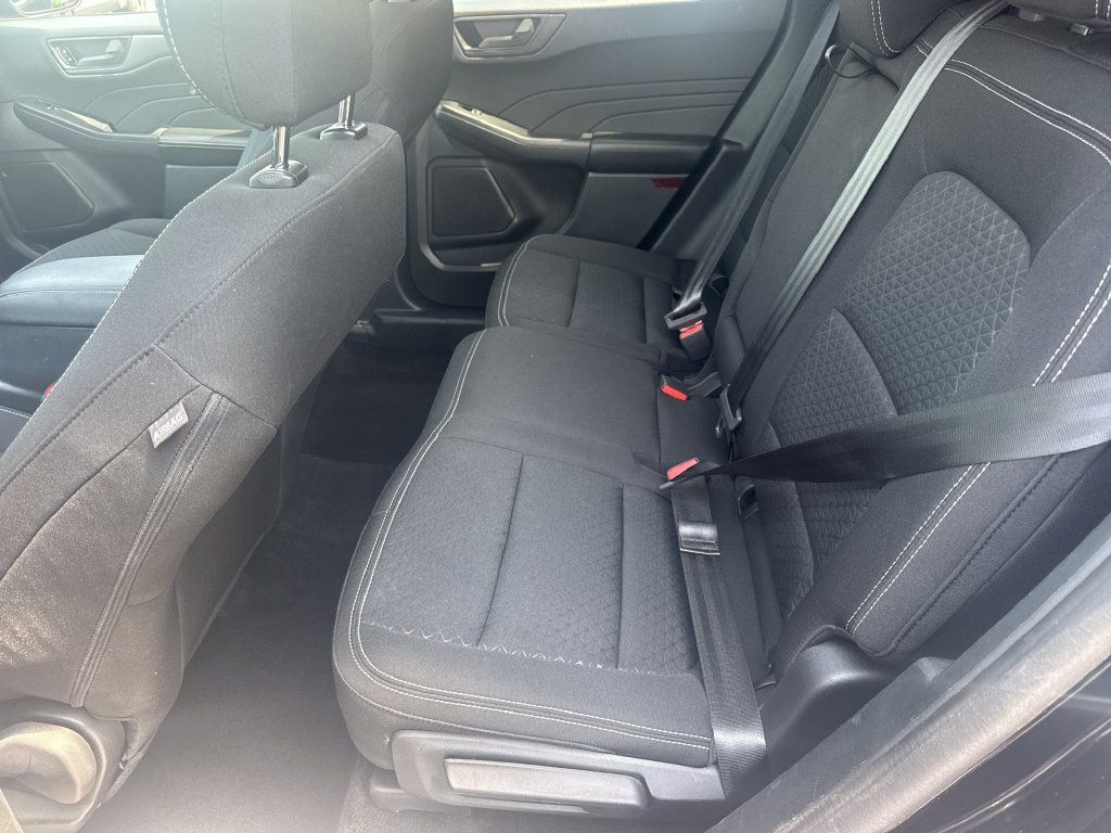 Used 2025 Ford Escape Active AWD/4WD image 20
