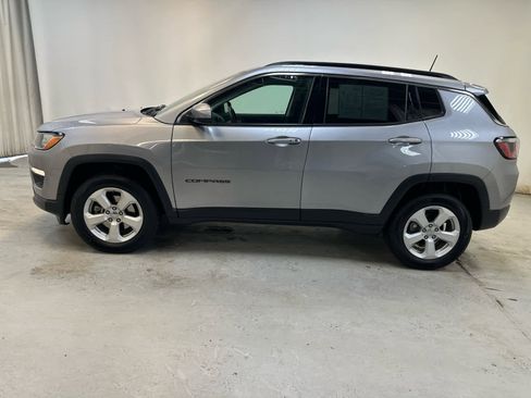Used 2019 Jeep Compass Latitude w/ Cold Weather Group image 10