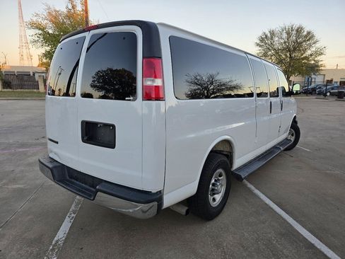 Used 2018 Chevrolet Express 3500 LT w/ LT Preferred Equipment Group RWD image 6