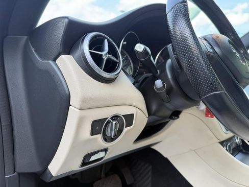 Used 2014 Mercedes-Benz CLA 250 image 25