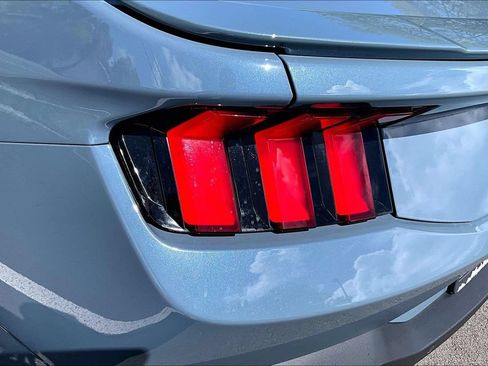 Used 2025 Ford Mustang GT RWD image 32