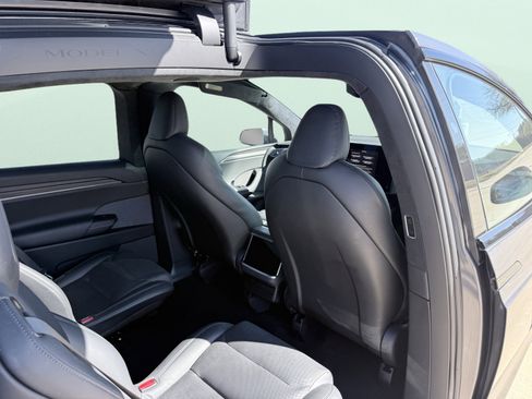 Used 2023 Tesla Model X image 41