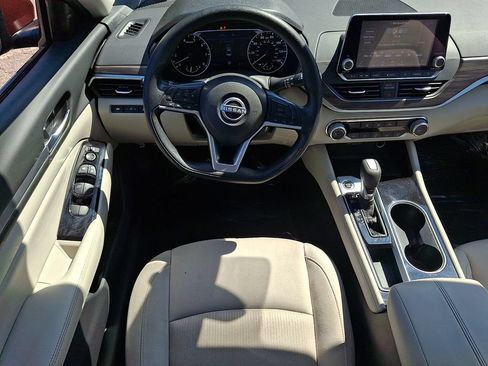 Certified 2023 Nissan Altima 2.5 SV FWD image 13
