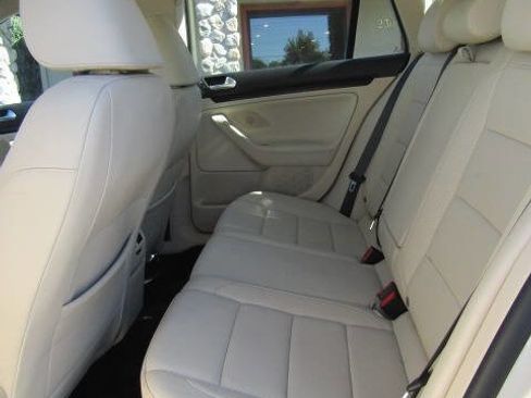 Used 2011 Volkswagen Jetta TDI image 8