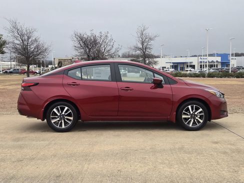 New 2025 Nissan Versa SV image 7