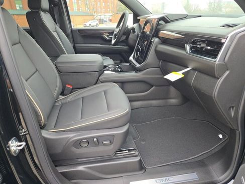 New 2026 GMC Yukon XL Elevation image 7