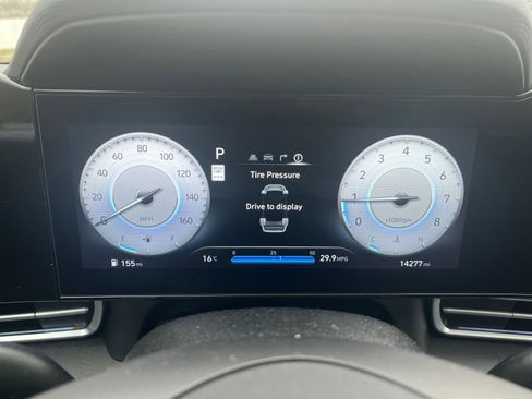 Used 2025 Hyundai Elantra Limited image 38