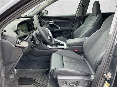 Used 2025 Audi Q5 Premium Plus w/ Premium Plus image 12