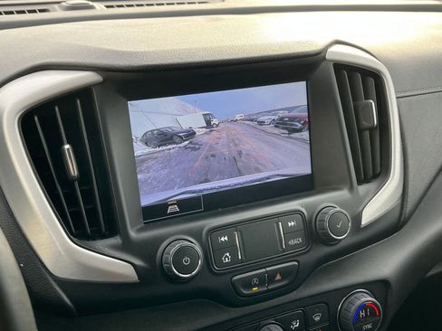 Used 2024 GMC Terrain SLT image 26