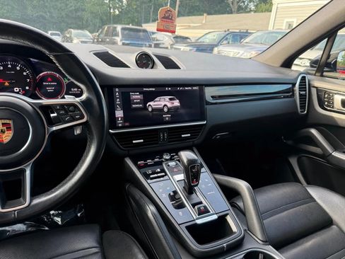 Used 2020 Porsche Cayenne AWD/4WD image 21