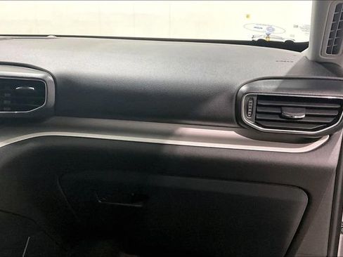 Used 2022 Ford Explorer XLT w/ XLT Sport Appearance Package image 28