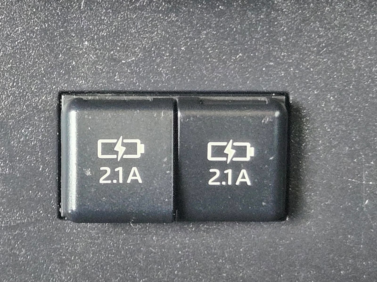 Used 2021 Toyota Highlander LE FWD image 8