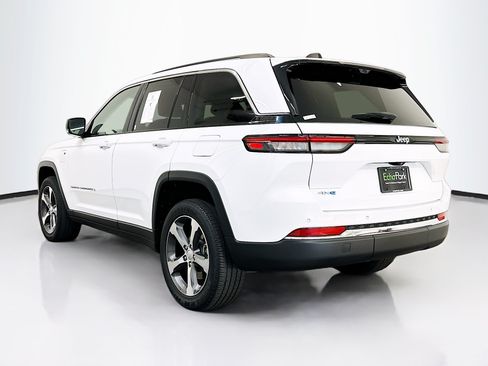 Used 2022 Jeep Grand Cherokee Limited 4xe w/ Luxury Tech Group II AWD/4WD image 5