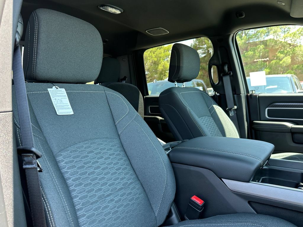 New 2026 RAM 3500 Big Horn AWD/4WD image 13